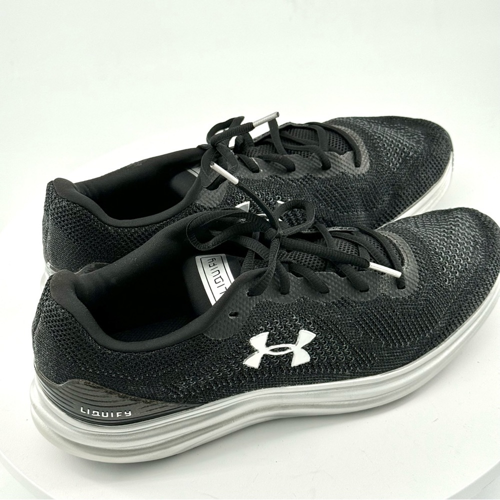 Under Armour Deluxe Black Sneakers